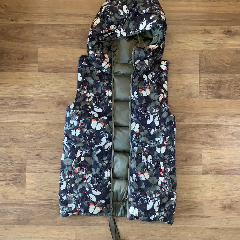 COPY - Lululemon Reversible Vest still available!